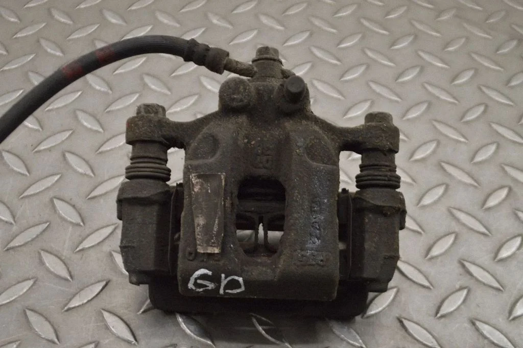 Aizmugurējais bremžu suports – labā