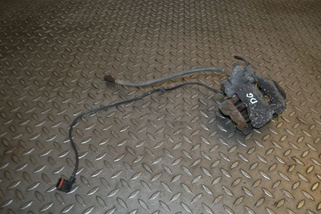 Aizmugurējais bremžu suports A2215409810