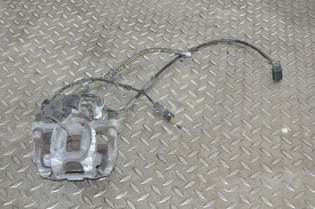 Zacisk hamulcowy tylny 6883022 – Mini Cooper Hatch Hardtop (2007-)