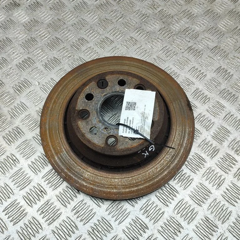 Tarcza hamulcowa tylna 4243250010 – Lexus LS UCF30 (2001-2007)