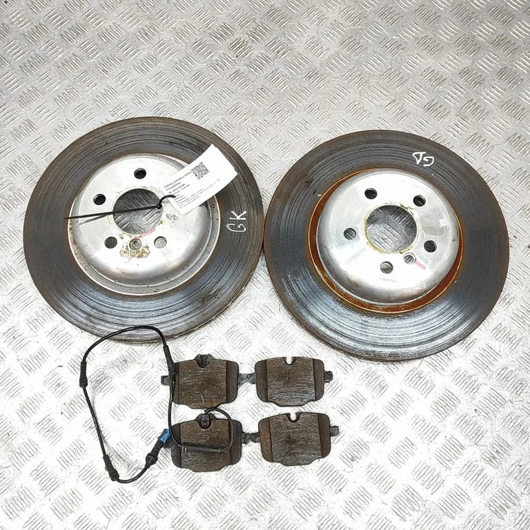 Aizmugurējais bremžu disks 6890353