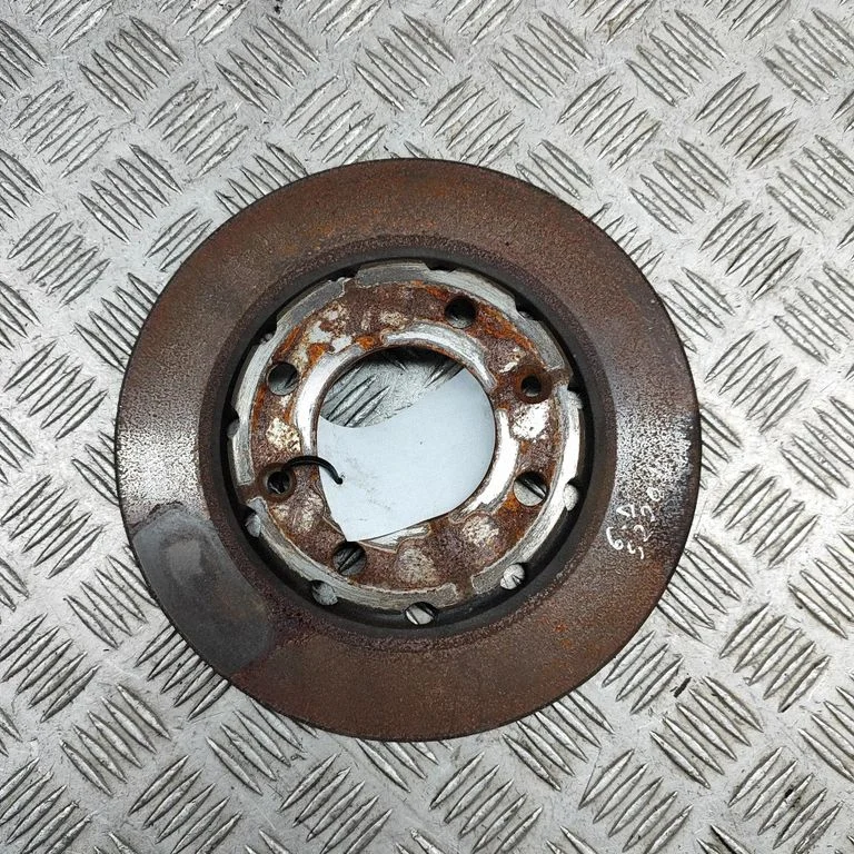 Tagumine piduriketas 1643574180