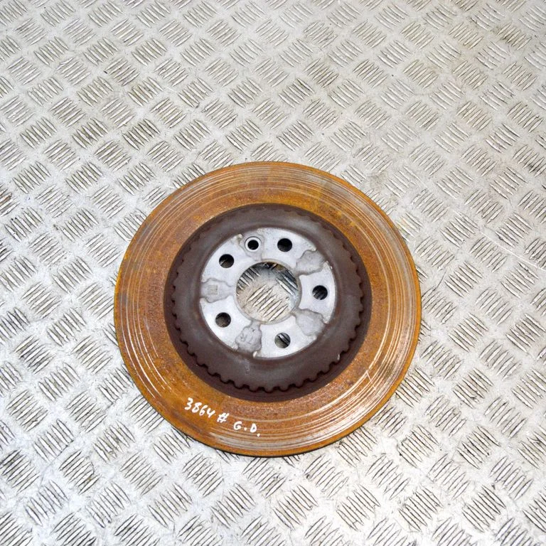 Aizmugurējais bremžu disks – labā