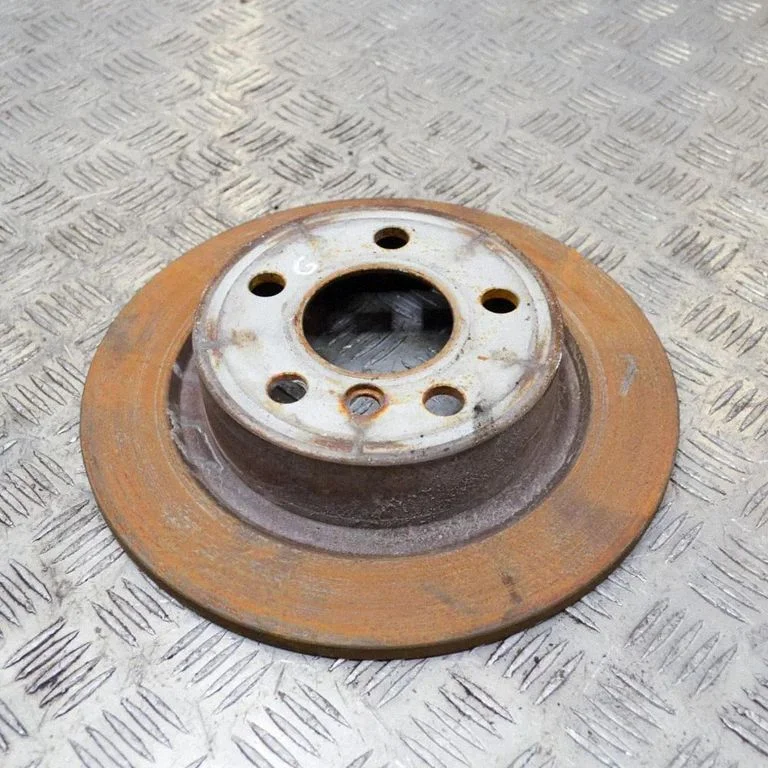 Tagumine piduriketas – BMW i3 (2013-)