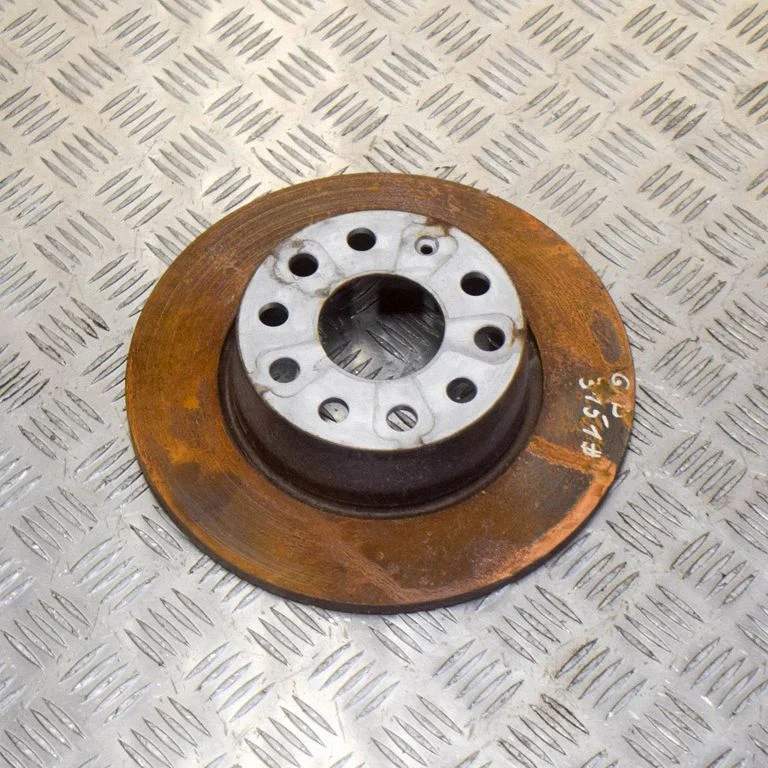 Aizmugurējais bremžu disks 5Q0615601B