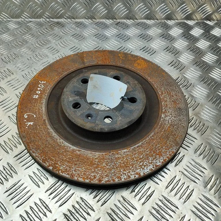 Aizmugurējais bremžu disks 8W0615601E
