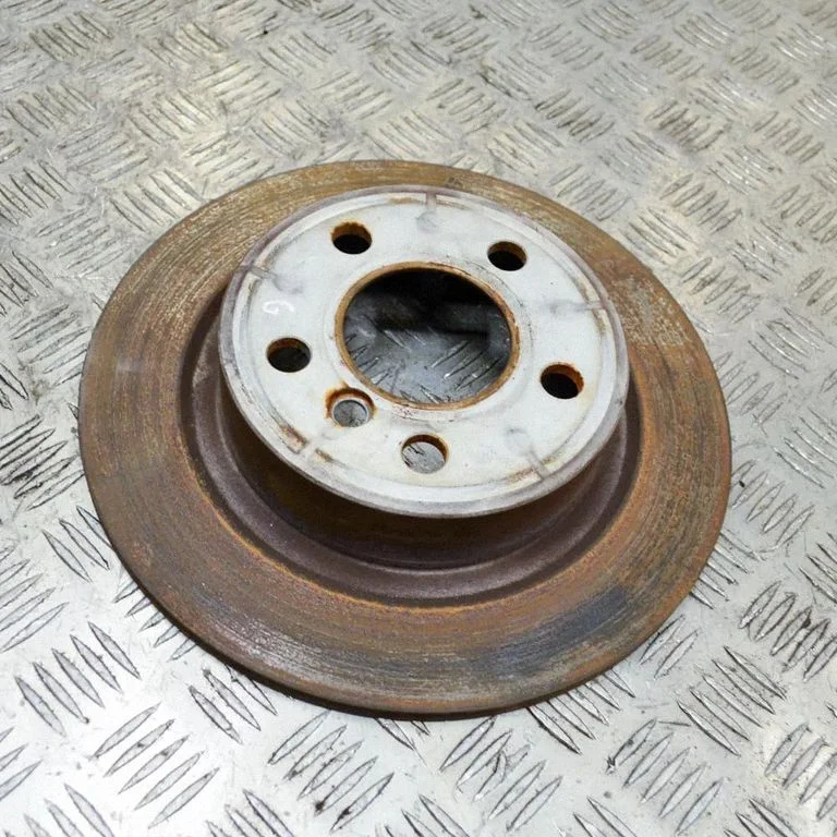 Tagumine piduriketas – BMW i3 (2013-)