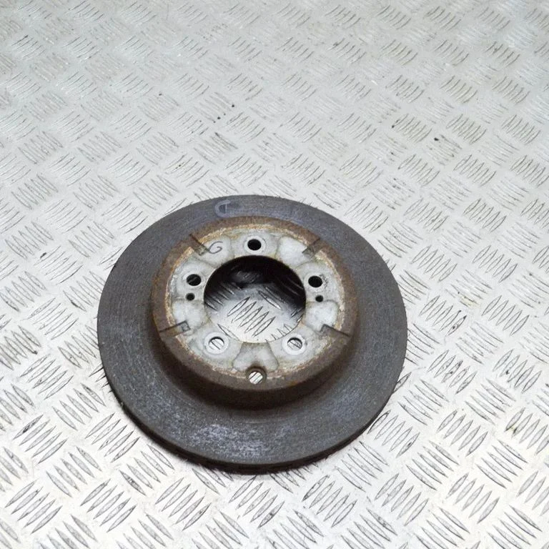 Aizmugurējais bremžu disks – labā