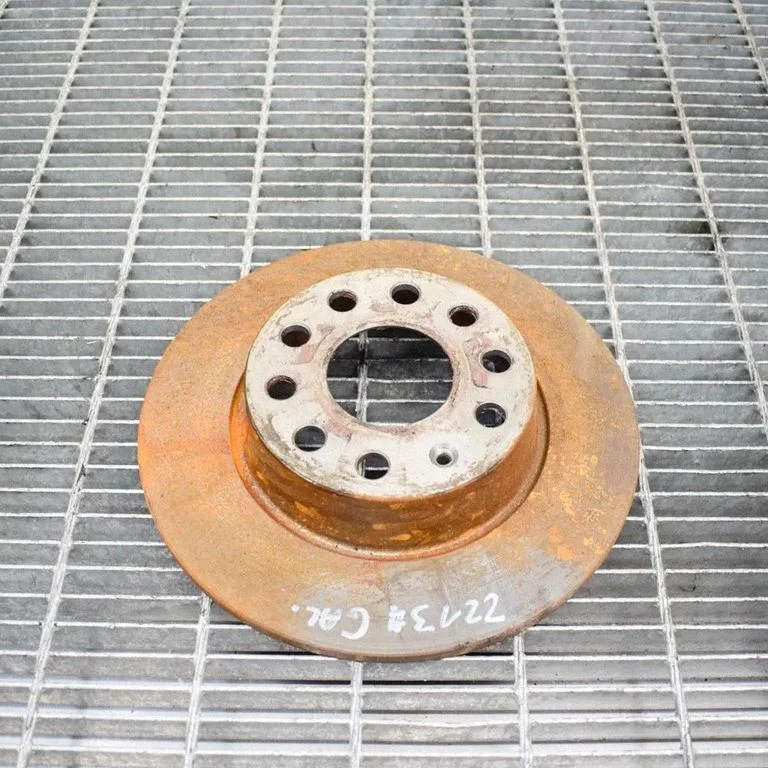 Aizmugurējais bremžu disks – labā