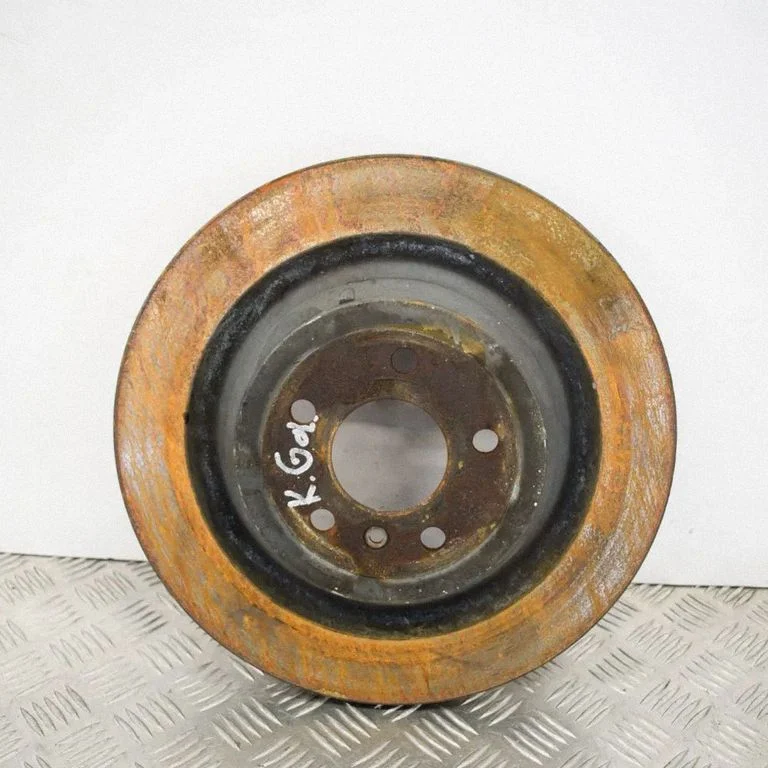 Aizmugurējais bremžu disks – kreisā