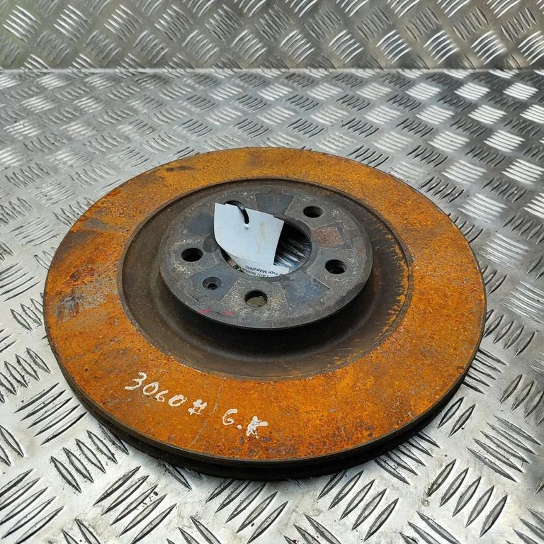 Aizmugurējais bremžu disks 8W0615601E