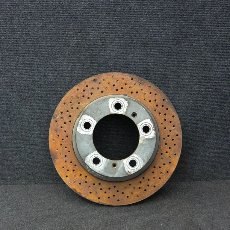 Aizmugurējais bremžu disks – labā