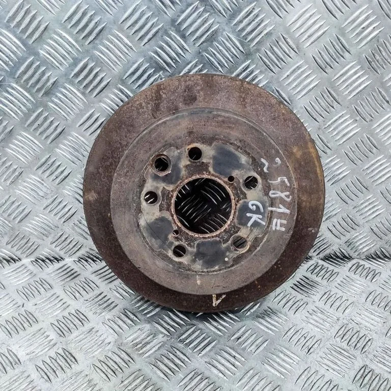 Aizmugurējais bremžu disks – kreisā