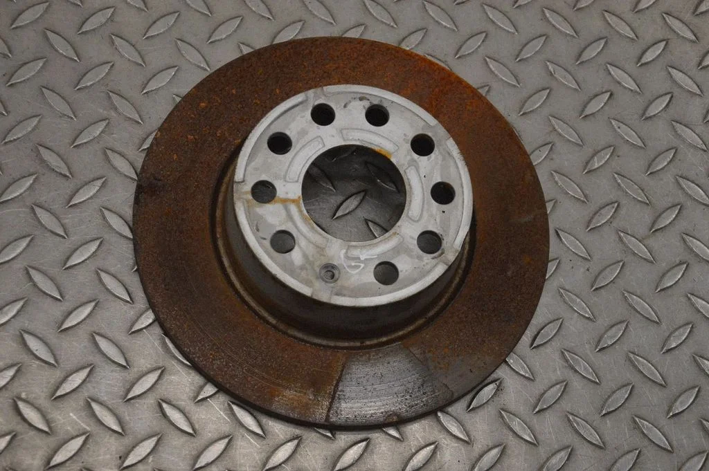 Aizmugurējais bremžu disks 5Q0615601B
