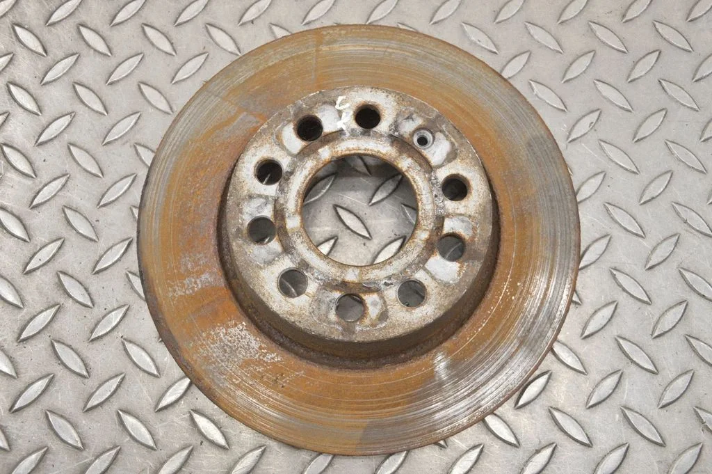 Aizmugurējais bremžu disks 272MM