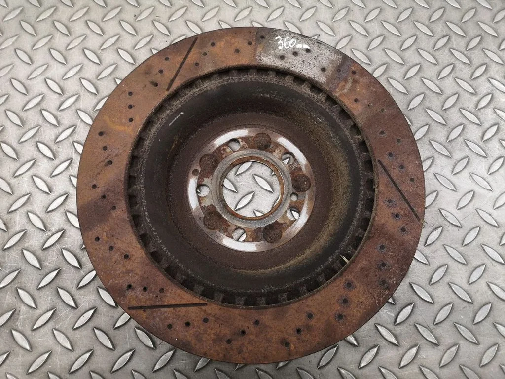 Aizmugurējais bremžu disks – Mercedes-Benz C klase W205 (2014-2021)