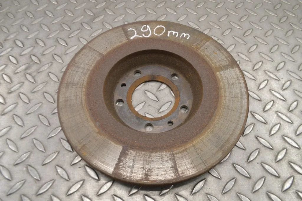 Aizmugurējais bremžu disks – labā