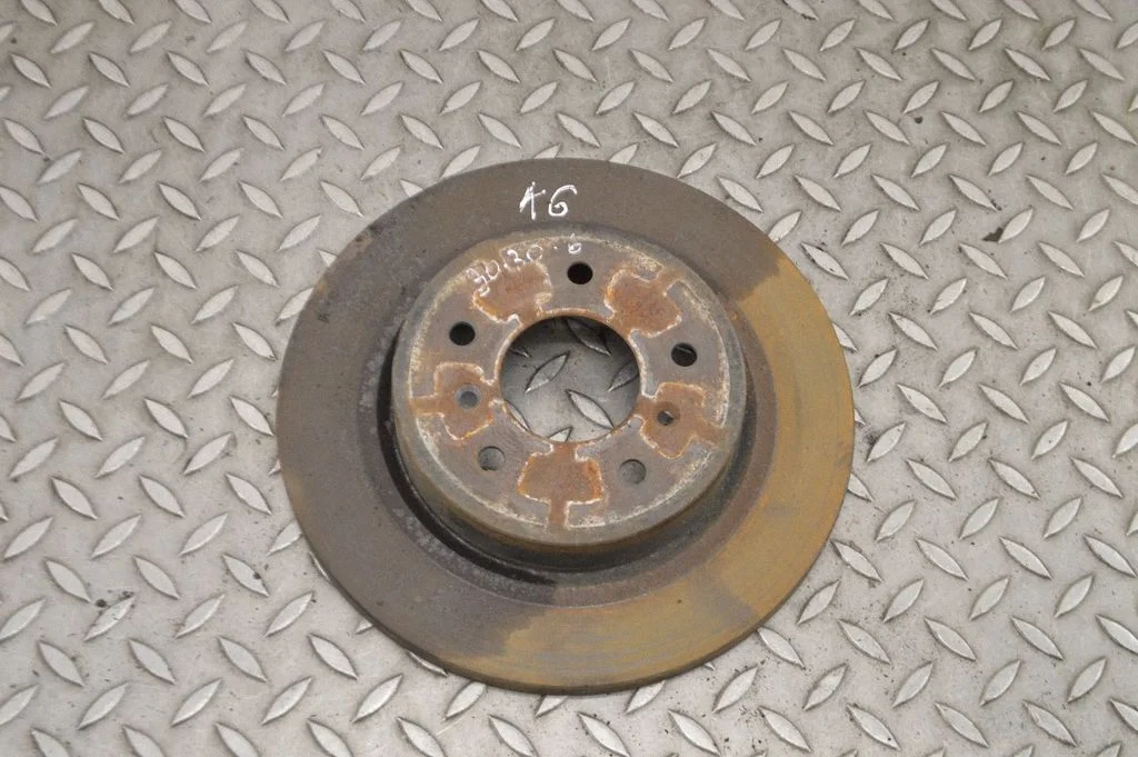 Tagumine piduriketas – vasak