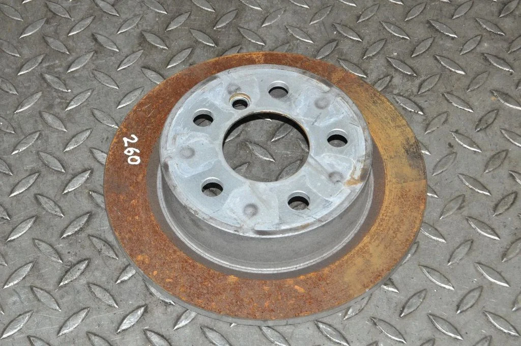 Tarcza hamulcowa tylna – prawa