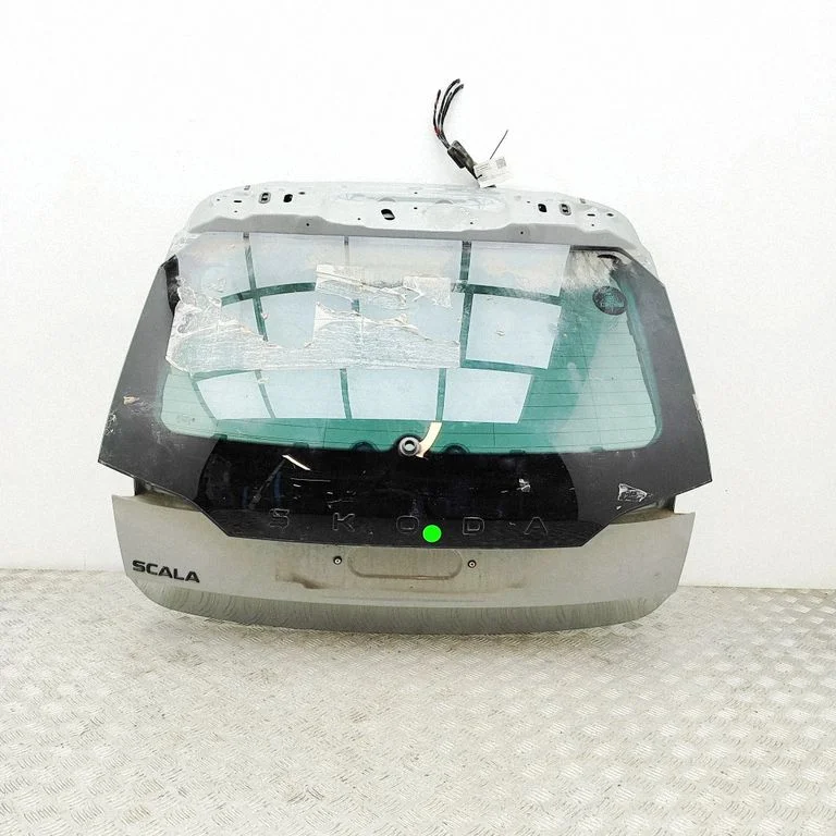 Aizmugurējais vāks (bagāžnieka) 657827023D