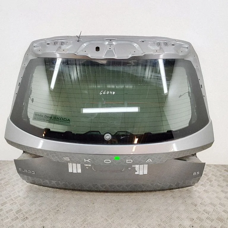 Aizmugurējais vāks (bagāžnieka) 5LJ827023