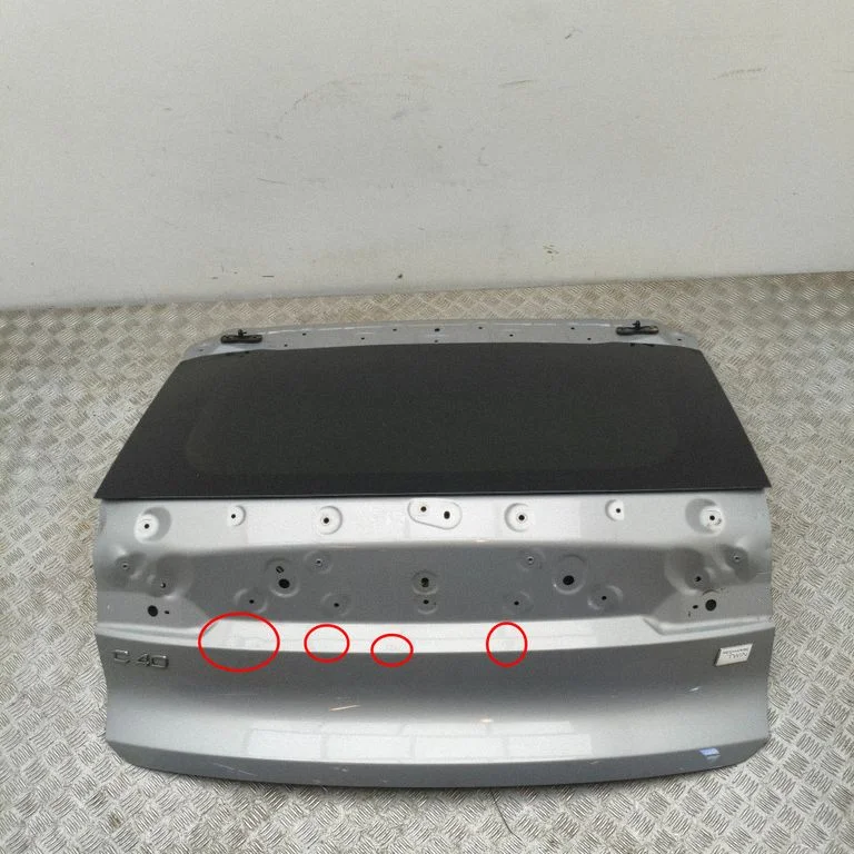 Aizmugurējais vāks (bagāžnieka) 32392111