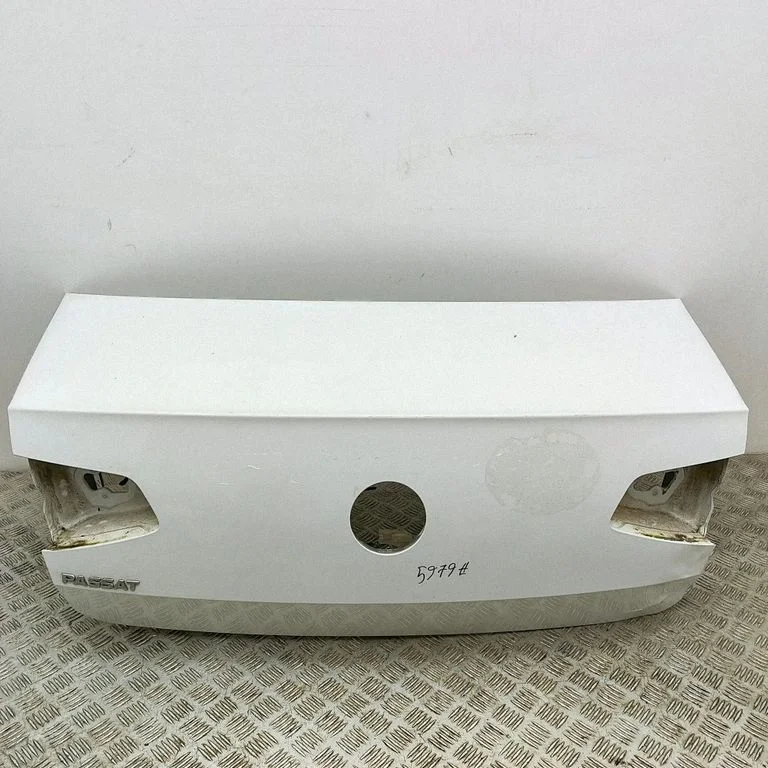 Aizmugurējais vāks (bagāžnieka) 3G5827025A