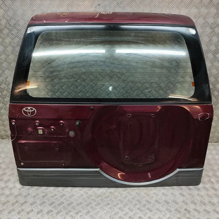 Aizmugurējais vāks (bagāžnieka) 670056A240