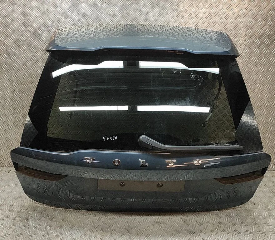 Tagaluuk (pakiruumi) 31690806
