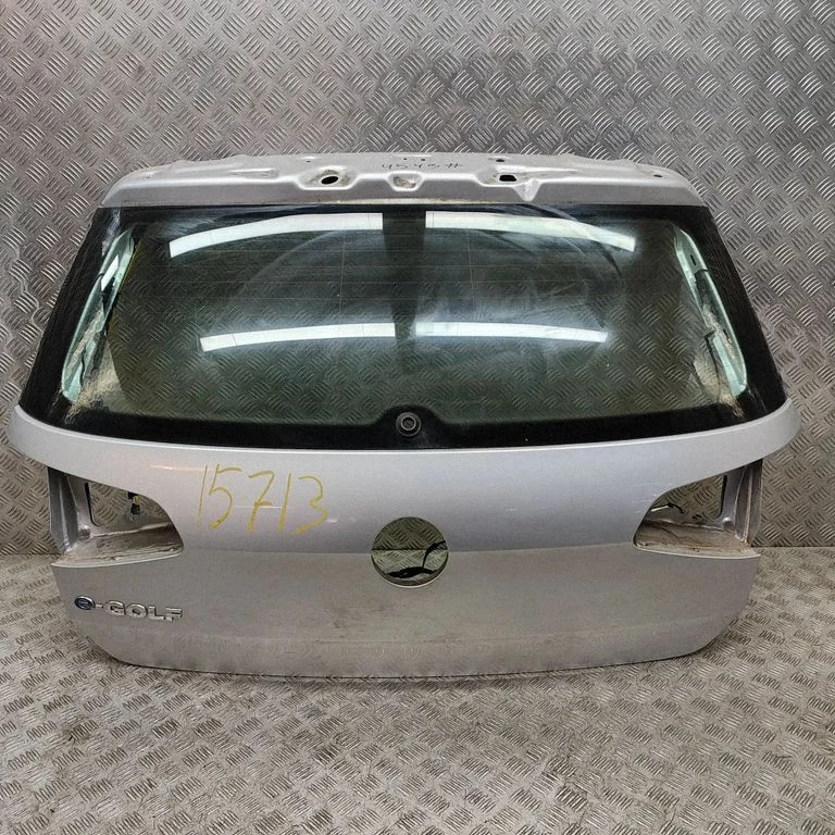 Tagaluuk (pakiruumi) 5G6827025K