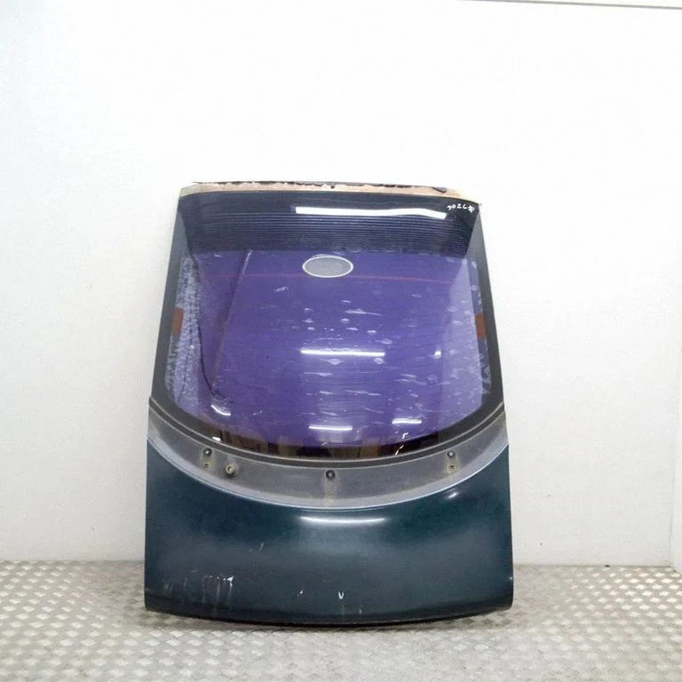 Aizmugurējais vāks (bagāžnieka) MB637511