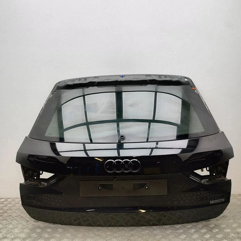 Aizmugurējais vāks (bagāžnieka) 83A827025A