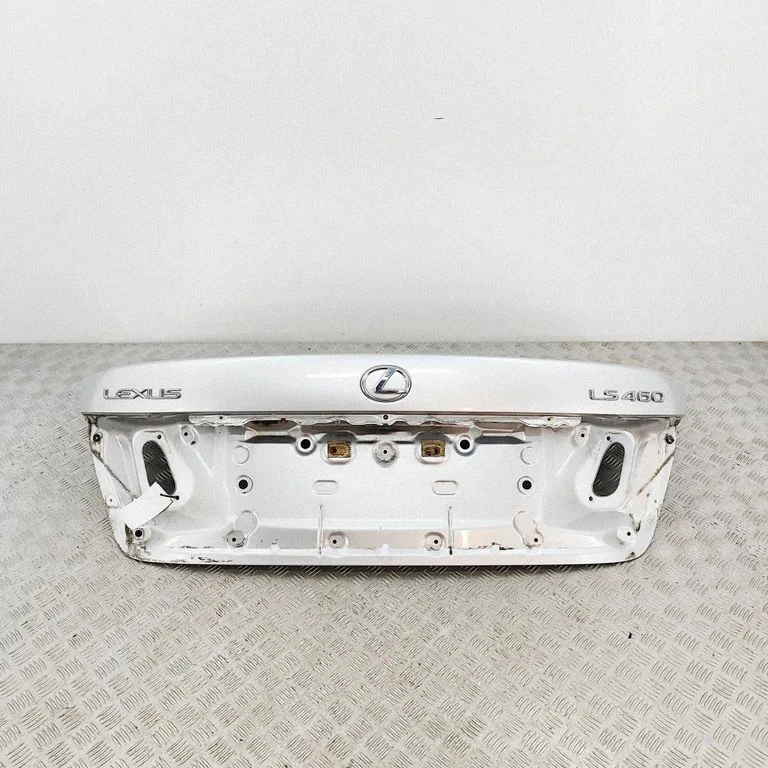 Klapa bagażnika 6440150270 – Lexus LS UCF30 (2001-2007)