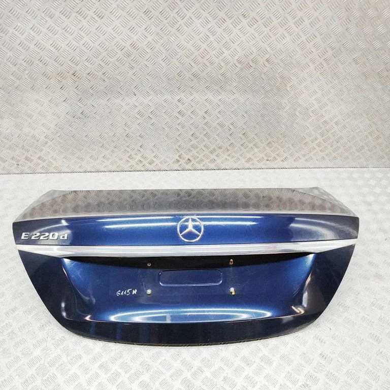 Aizmugurējais vāks (bagāžnieka) A2137503400
