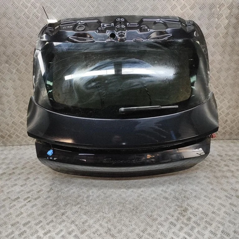 Aizmugurējais vāks (bagāžnieka) 9J0827025CY