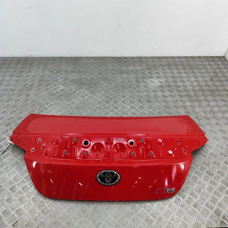 Aizmugurējais vāks (bagāžnieka) SU00310877