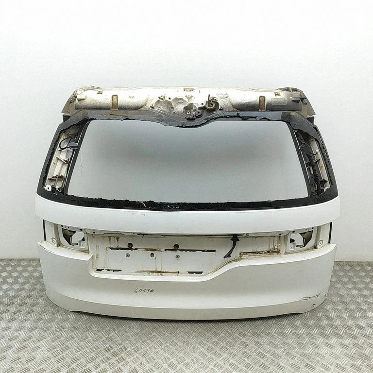 Tagaluuk (pakiruumi) HY3240010AG