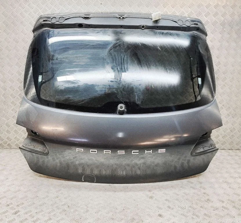 Aizmugurējais vāks (bagāžnieka) 95B827025Y