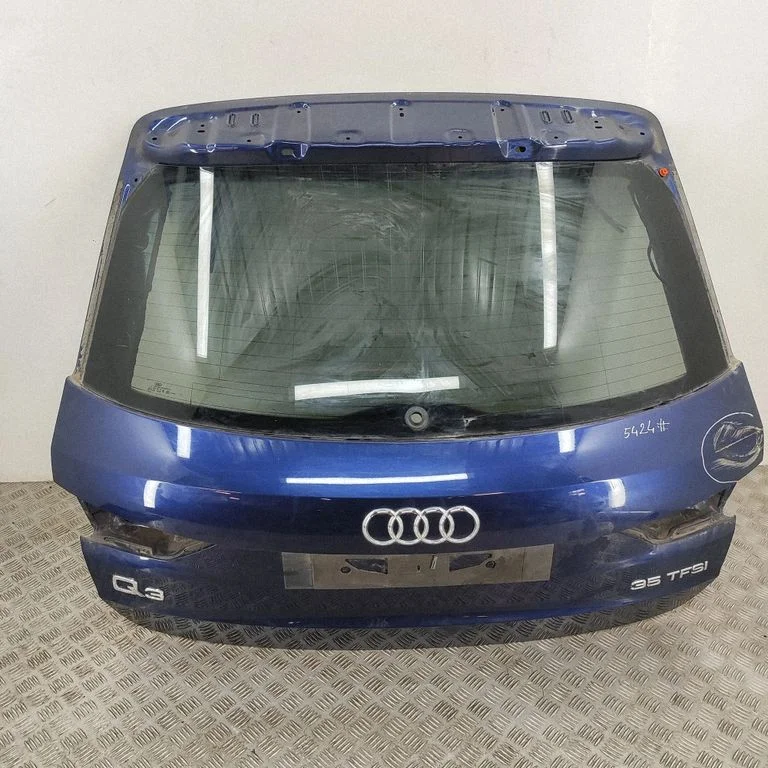 Aizmugurējais vāks (bagāžnieka) 83A827025