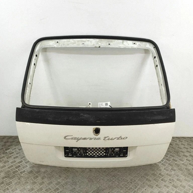 Aizmugurējais vāks (bagāžnieka) 95551201110