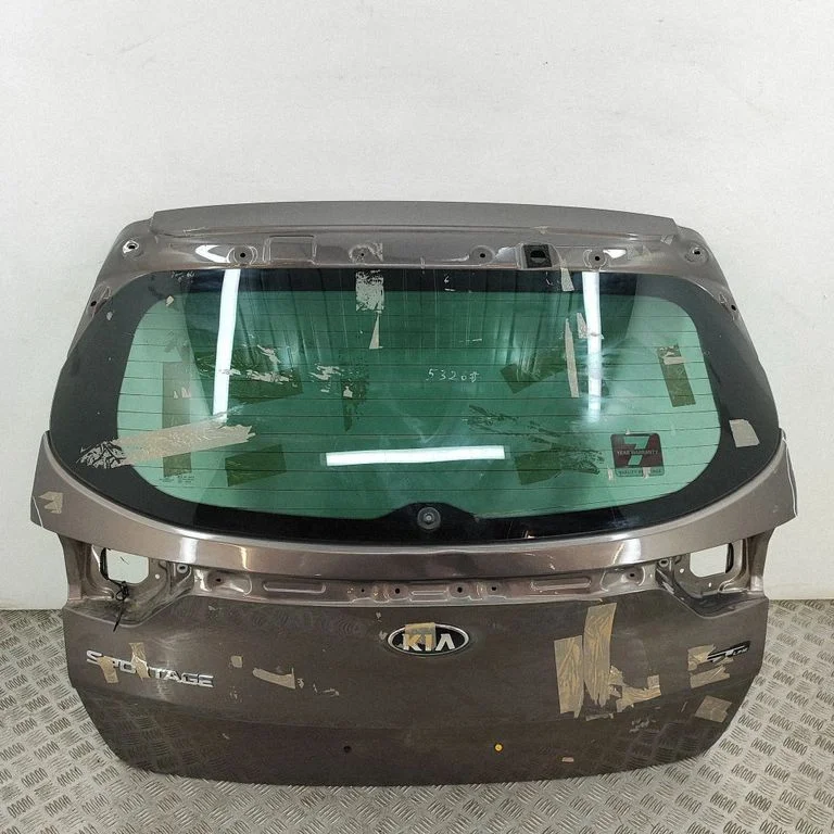 Aizmugurējais vāks (bagāžnieka) 73700F1000