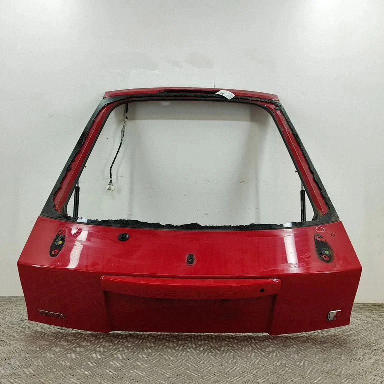 Aizmugurējais vāks (bagāžnieka) 670052B660