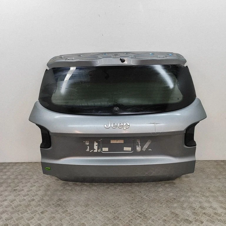 Aizmugurējais vāks (bagāžnieka) 68670778AA