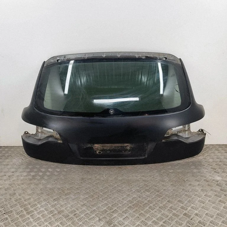 Tagaluuk (pakiruumi) 4L0827023