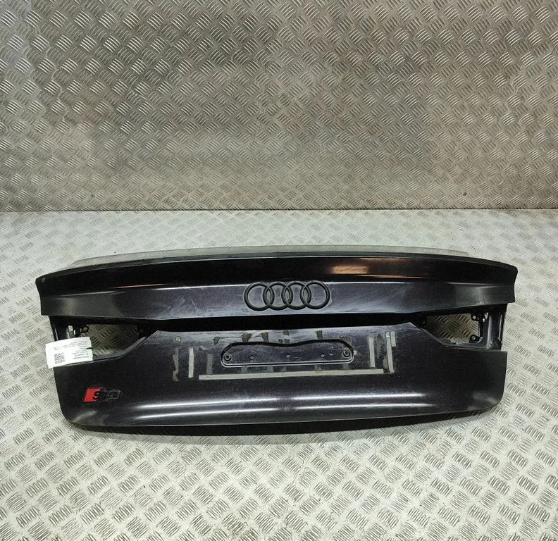 Tailgate/trunk/boot lid 8V5827025F