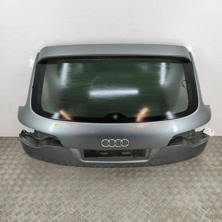 Aizmugurējais vāks (bagāžnieka) 4L0827023