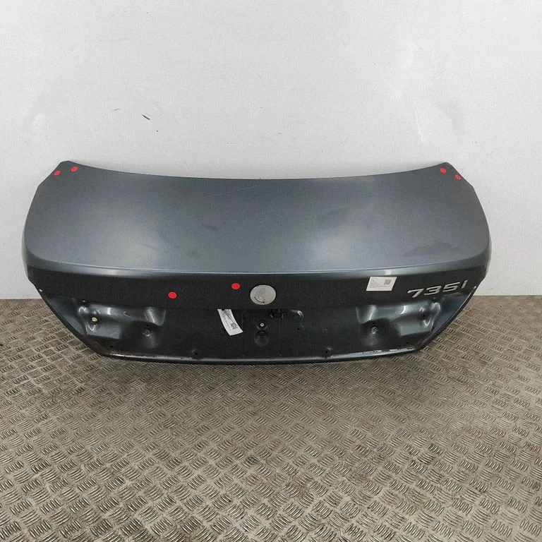 Aizmugurējais vāks (bagāžnieka) 7049252