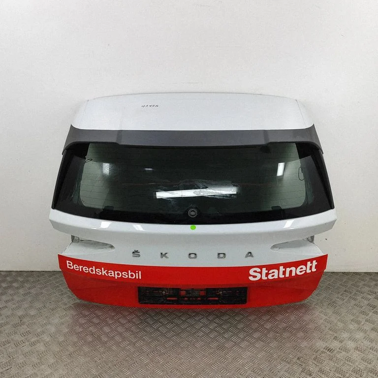 Aizmugurējais vāks (bagāžnieka) 5LG827215