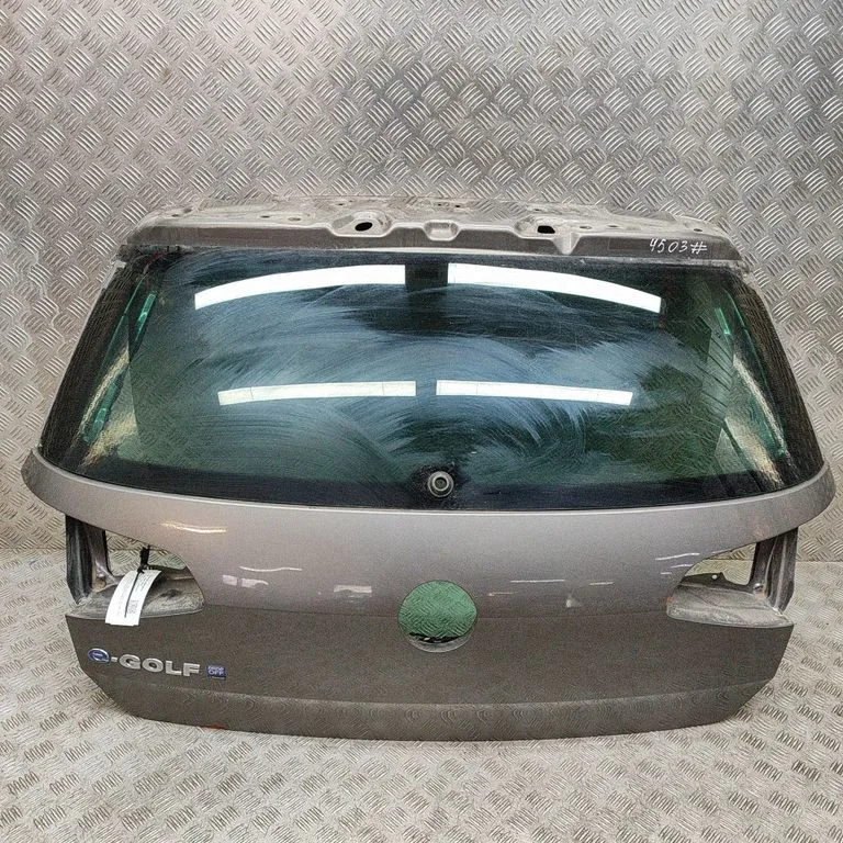 Aizmugurējais vāks (bagāžnieka) 5G6827025K