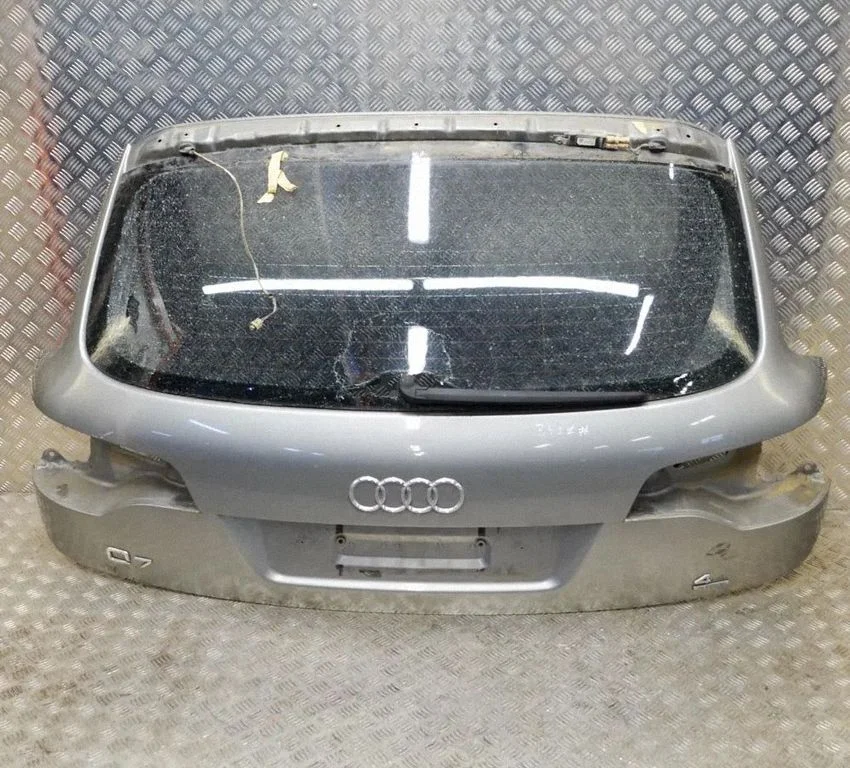 Aizmugurējais vāks (bagāžnieka) 4L0827023